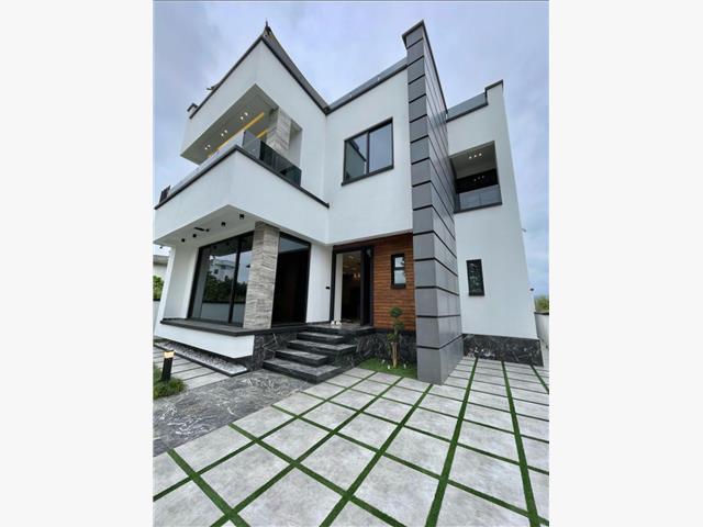 فروش ویلای استخردار در بهترین لوکیشن رویان